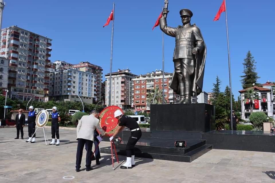 Büyük Önder Mustafa Kemal Atatürk'ün Rize'ye Gelişinin 98. Yılı Törenle Kutlandı
