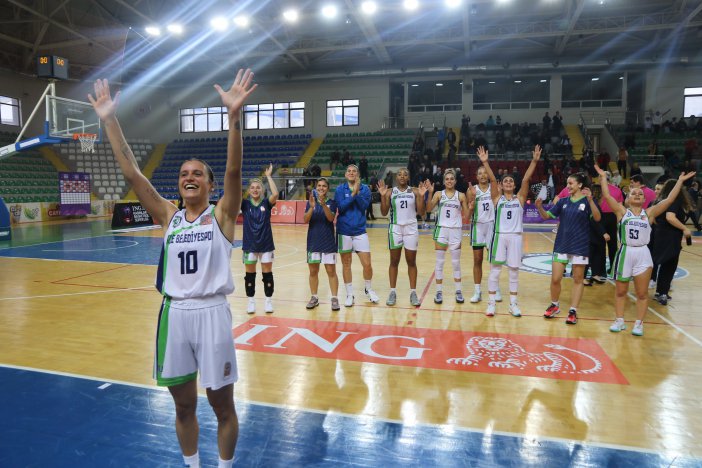 Rize Belediyespor Kadın Basketbol Takımı Rize'ye Galibiyet Yaşattı '' Harikasınız Hanımlar''