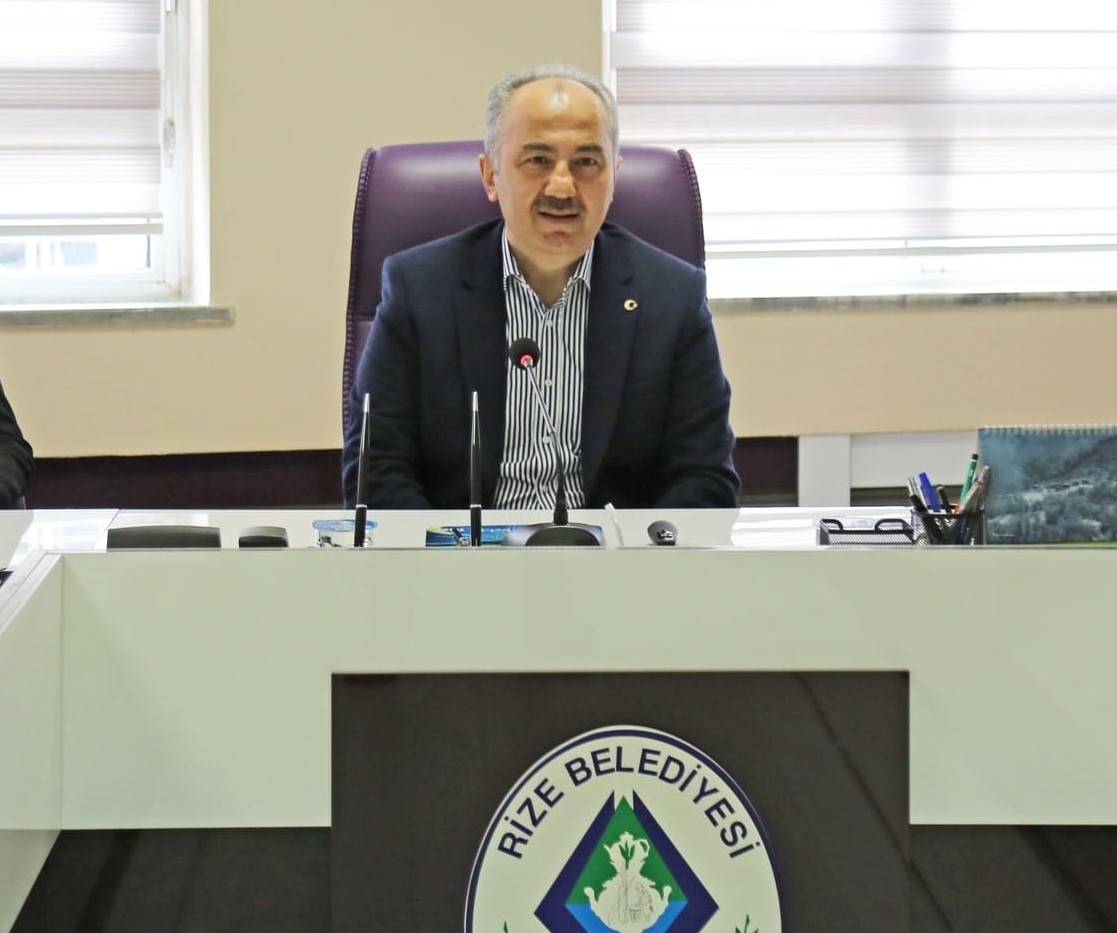 Rize Belediye Başkanı Rahmi Metin 'Devam' Dedi