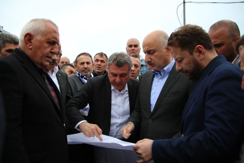 Ulaştırma ve Altyapı Bakanı Adil Karaismailoğlu bir dizi ziyaret ve program için Rize'ye geldi.