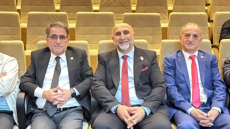 Yeni Parti Rize’de ön seçim heyecanı: Özgür Özel ve Ekrem İmamoğlu’nun mesajları okundu