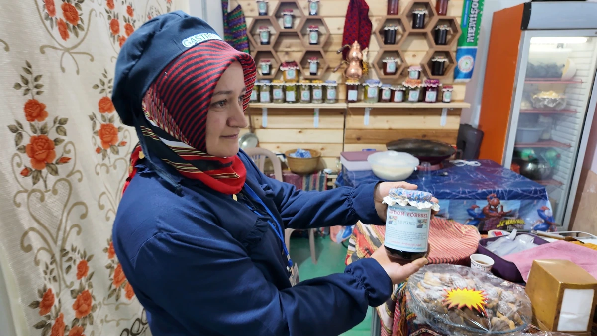 Rize'nin Unutulan Şifası 'Bal Pekmezi' Gastronomi Günleri'nde Yeniden Görücüye Çıktı